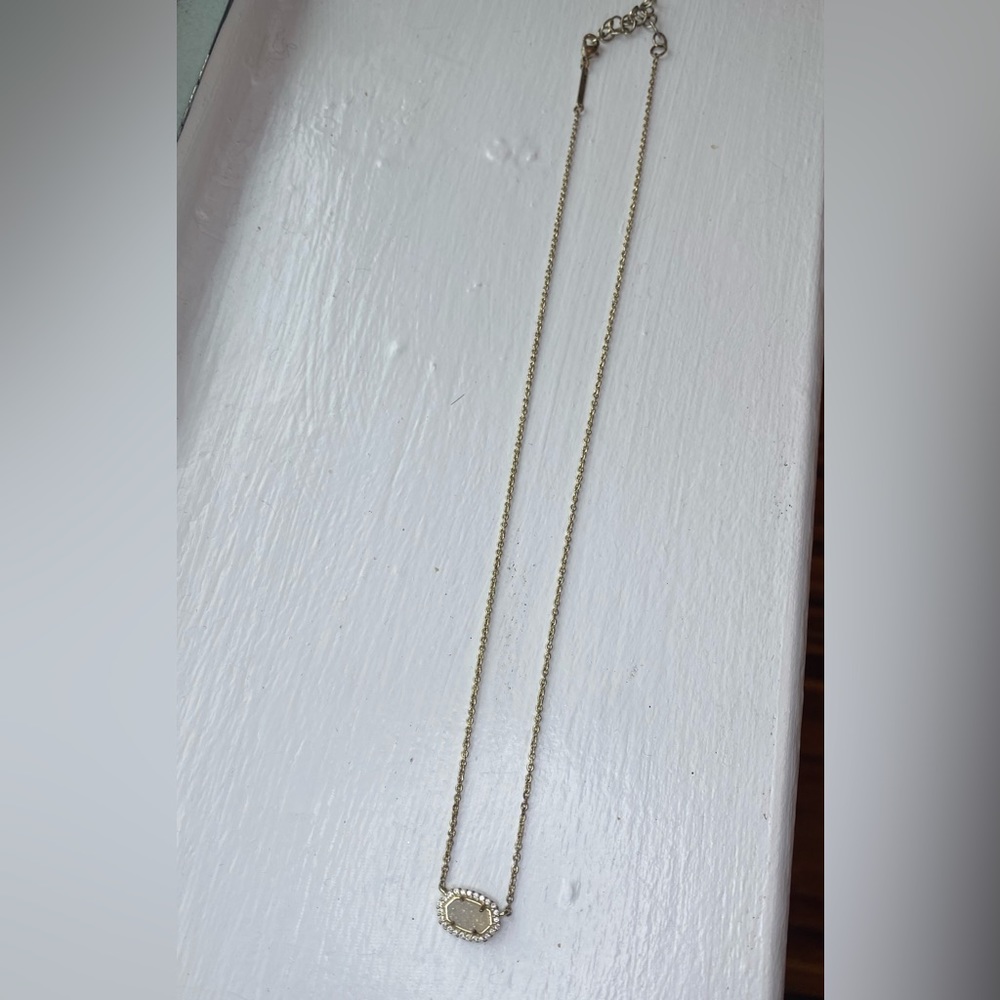 Kendra Scott Necklace in gold and white drusy